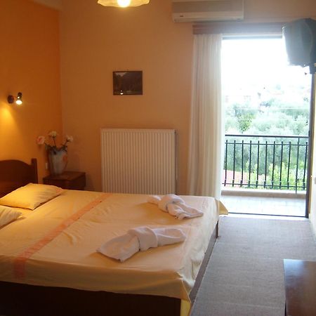 Nikolaíika Hotel Themisto מראה חיצוני תמונה