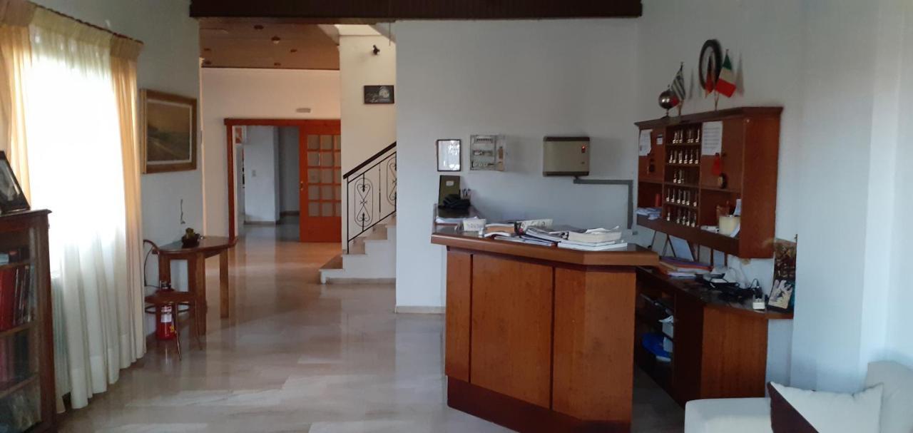 Nikolaíika Hotel Themisto מראה חיצוני תמונה