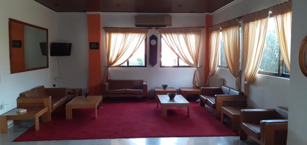 Nikolaíika Hotel Themisto מראה חיצוני תמונה