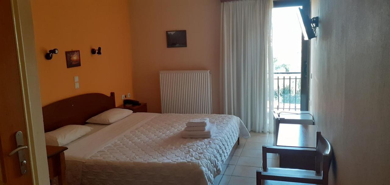 Nikolaíika Hotel Themisto מראה חיצוני תמונה